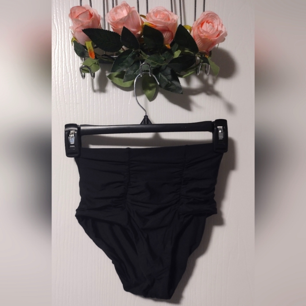 🆕 BECCA black high waist swim bottom